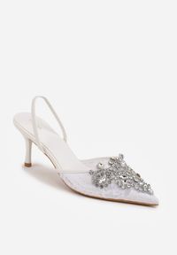 Born2be - Białe Czółenka na Szpilce VICES z Paskiem na Piętę Koronką i Aplikacją Clymellia. Okazja: na komunię, na wesele, na ślub cywilny. Zapięcie: pasek. Kolor: biały. Materiał: koronka. Wzór: aplikacja, koronka. Obcas: na szpilce. Styl: wizytowy, glamour, elegancki #6