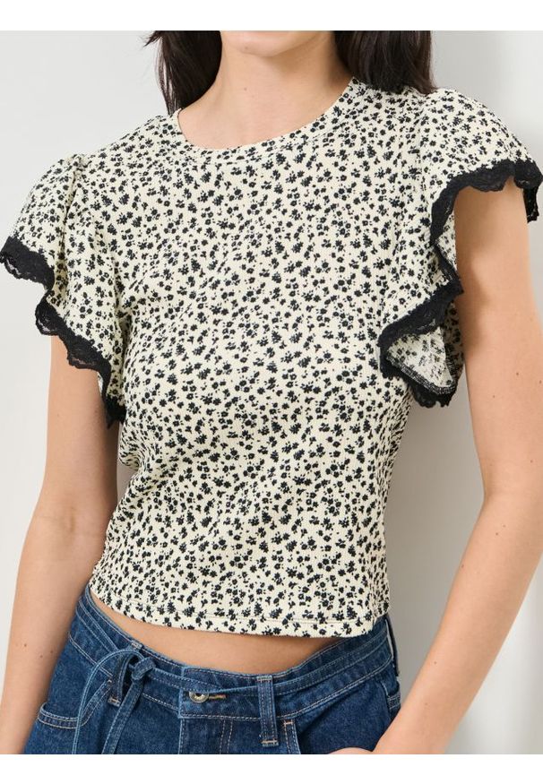 Sinsay - Bluzka w kwiatowy wzór z rozszerzanymi rękawami - wielobarwny. Wzór: kwiaty