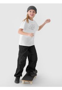 4f - 4F T-shirt oversize z nadrukiem dziewczęcy - biały 146 (10-11 lat). Okazja: na co dzień. Kolor: biały. Materiał: dzianina, bawełna, jersey. Wzór: nadruk. Sezon: lato. Styl: klasyczny, sportowy, casual