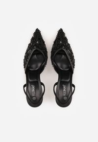Renee - Czarne Szpilki Slingback Ozdobione Cekinami Vikiraie. Nosek buta: otwarty. Kolor: czarny. Materiał: skóra. Wzór: aplikacja. Obcas: na szpilce. Styl: elegancki #2