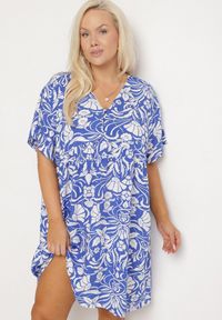 Born2be - Niebieska Pudełkowa Sukienka z Wiskozy w Kwiaty z Guzikami Liramiree. Okazja: na spacer, na imprezę, na co dzień. Kolor: niebieski. Materiał: wiskoza. Wzór: kwiaty. Typ sukienki: proste. Styl: klasyczny, casual, elegancki #1