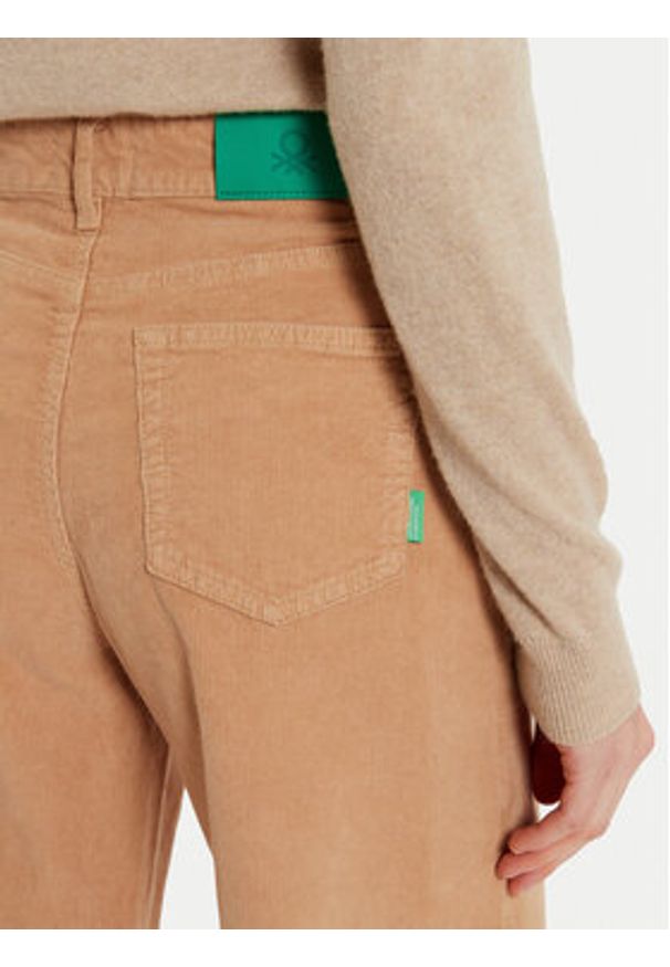 United Colors of Benetton - United Colors Of Benetton Jeansy 41ULDE029 Beżowy Wide Fit. Kolor: beżowy