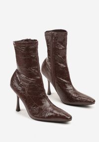 Renee - Brązowe Tłoczone Botki do Kostki Vices na Szpilce w Eleganckim Stylu Tadvire. Okazja: na imprezę, na randkę. Kolor: brązowy. Materiał: satyna. Obcas: na szpilce. Styl: elegancki #7