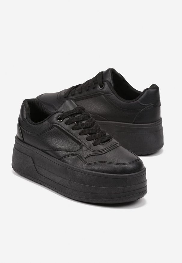 Renee - Czarne Sneakersy na Platformie Ozdobionej Tłoczeniem Vaiviera. Okazja: na spacer, na co dzień. Kolor: czarny. Materiał: jeans. Wzór: aplikacja. Obcas: na platformie. Sport: turystyka piesza