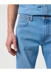 Wrangler - WRANGLER MĘSKIE SPODNIE JEANSOWE WRANGLER GREENSBORO MIST 112364971 #4