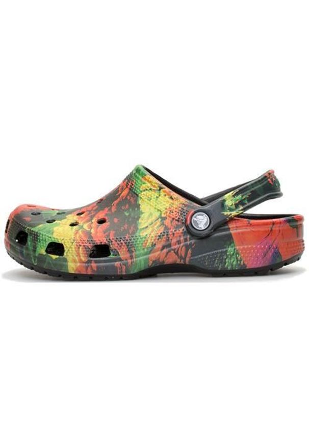 Buty do chodzenia damskie Crocs Classic Cyber Beach Clog. Kolor: wielokolorowy, czarny. Materiał: materiał, syntetyk