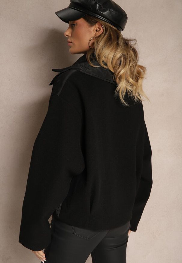 Renee - Czarna Kurtka Zapinana na Napy z Odpinanym Kołnierzem i Materiałowymi Wstawkami Liolie. Okazja: na co dzień. Kolor: czarny. Materiał: materiał. Styl: casual, elegancki