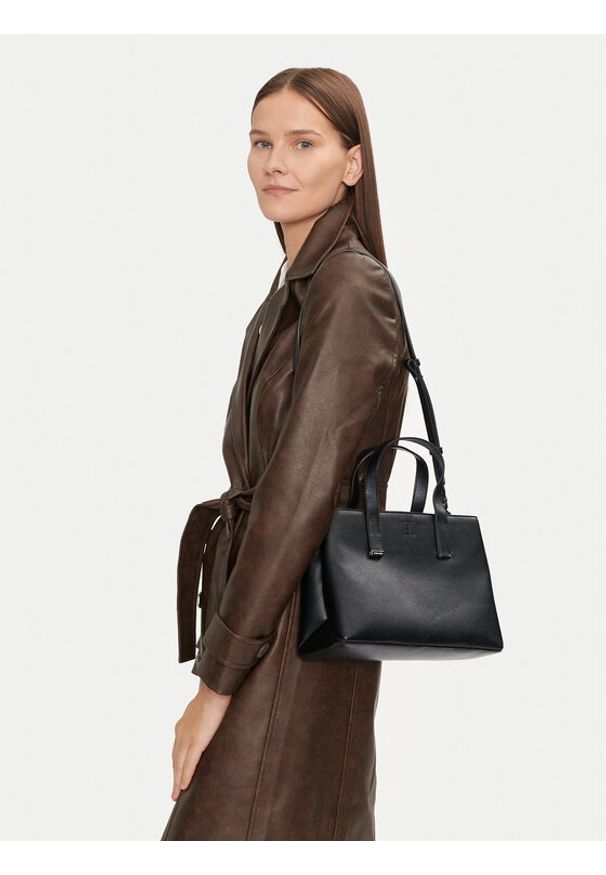 Calvin Klein Torebka Ck Plaque Small Tote K60K612781 Czarny. Kolor: czarny. Materiał: skórzane