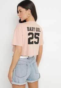 Born2be - Ciemnoróżowy Bawełniany T-shirt Oversize o Krótkim Kroju Zariona. Okazja: na co dzień. Kolor: różowy. Materiał: bawełna. Długość: krótkie. Wzór: aplikacja. Styl: klasyczny, casual, elegancki #7