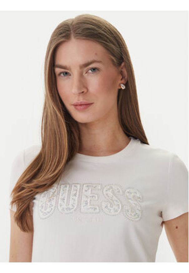 Guess T-Shirt W5GI04 J1314 Biały Slim Fit. Kolor: biały. Materiał: bawełna