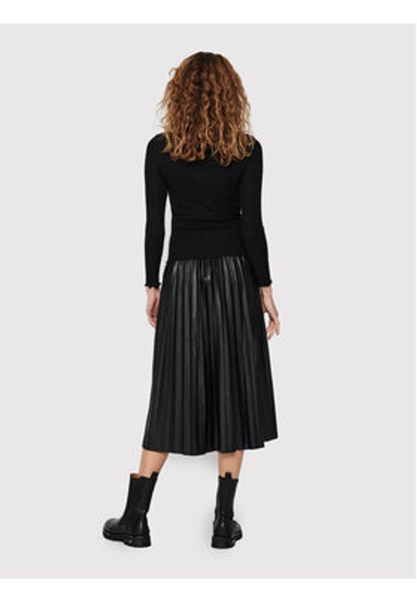 only - ONLY Bluzka Emma 15180040 Czarny Slim Fit. Kolor: czarny. Materiał: syntetyk