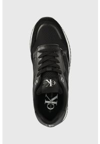 Calvin Klein Jeans sneakersy kolor czarny. Nosek buta: okrągły. Zapięcie: sznurówki. Kolor: czarny. Materiał: guma
