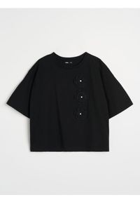 Sinsay - Bawełniana koszulka z aplikacją 3D - czarny. Kolor: czarny. Materiał: bawełna. Wzór: aplikacja #1