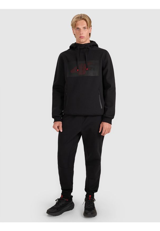4f - 4F Bluza dresowa nierozpinana z kapturem męska - czarna 3XL. Okazja: na co dzień. Typ kołnierza: kaptur. Kolor: czarny. Materiał: dresówka. Wzór: gładki, ze splotem, nadruk. Styl: klasyczny, casual, sportowy