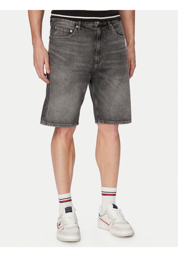Tommy Jeans Szorty jeansowe Otis DM0DM23066 Czarny Regular Fit. Kolor: czarny. Materiał: bawełna