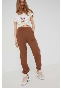 Answear Lab spodnie dresowe damskie kolor brązowy gładkie. Kolor: brązowy. Materiał: dresówka. Wzór: gładki