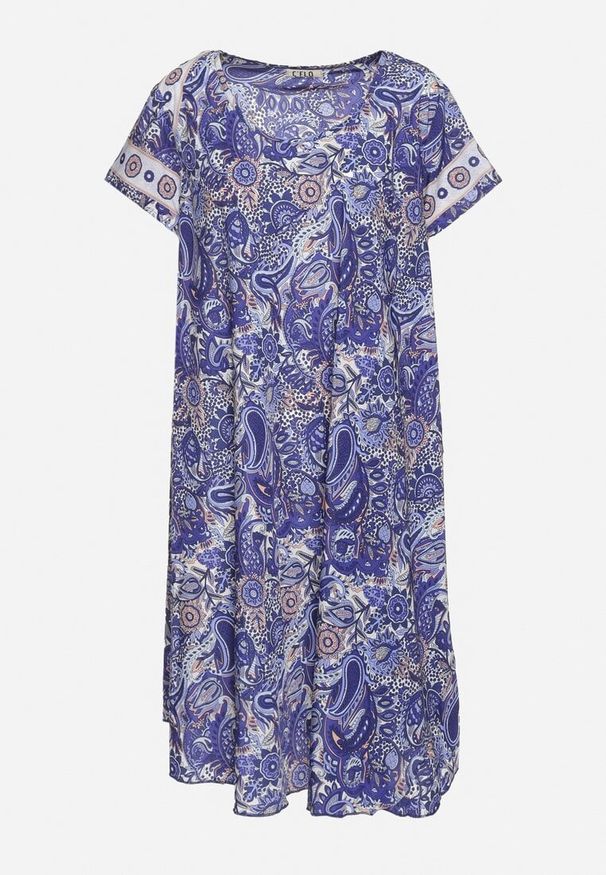 Born2be - Granatowa Wiskozowa Sukienka o Rozkloszowanym Kroju w Stylu Boho Melnea. Typ kołnierza: dekolt w łódkę. Kolor: niebieski. Materiał: wiskoza. Długość rękawa: krótki rękaw. Sezon: lato. Styl: boho