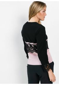 Sweter z koronkową wstawką bonprix czarno-pudrowy jasnoróżowy. Kolor: czarny. Materiał: materiał, wiskoza, poliamid #5
