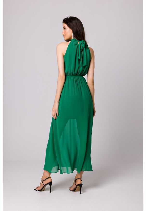 Sukienki.shop - Zwiewna i elegancka długa sukienka szyfonowa zielona. Okazja: na randkę. Kolor: zielony. Materiał: szyfon. Styl: elegancki. Długość: maxi