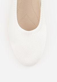 Renee - Białe Balerinki z Okrągłym Noskiem i Materiałową Cholewką Mililena. Okazja: na co dzień. Nosek buta: okrągły. Kolor: biały. Materiał: materiał. Szerokość cholewki: normalna. Styl: casual, klasyczny #5