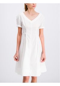 iBlues Sukienka codzienna Norme 72211292 Biały Regular Fit. Okazja: na co dzień. Kolor: biały. Materiał: bawełna. Typ sukienki: proste. Styl: casual #1