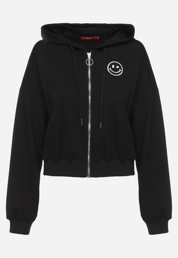 Born2be - Czarna Bluza z Wyszytą Buźką i Kapturem Ściąganym Troczkami Ilexa. Okazja: na co dzień. Typ kołnierza: kaptur. Kolor: czarny. Materiał: bawełna, dzianina. Długość: krótkie. Styl: casual, klasyczny