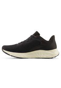 Buty damskie New Balance Fresh Foam Arishi v4 WARISIK4 – czarne. Okazja: na co dzień. Kolor: czarny. Materiał: syntetyk, materiał. Szerokość cholewki: normalna. Sport: fitness #3