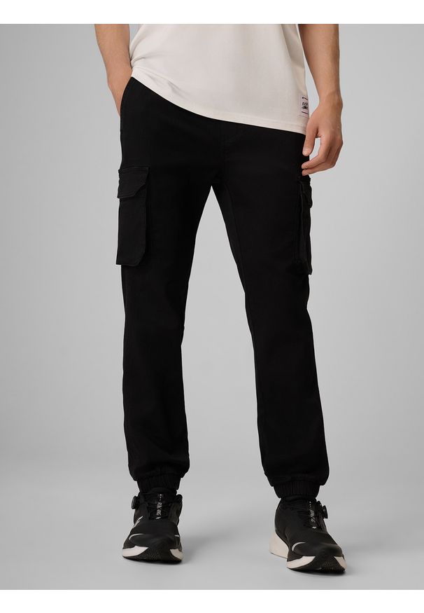 4f - 4F Spodnie casual cargo męskie - czarne XL. Okazja: na co dzień. Kolor: szary. Materiał: materiał, jeans, denim, dzianina. Styl: casual