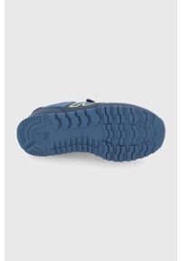 New Balance Buty dziecięce kolor granatowy. Zapięcie: rzepy. Kolor: niebieski. Materiał: guma