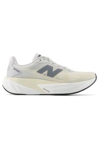 Buty damskie New Balance FuelCell Rebel v5 WFCXLX5 – szare. Kolor: szary. Materiał: guma, syntetyk, materiał. Szerokość cholewki: normalna. Wzór: geometria. Sport: bieganie, fitness