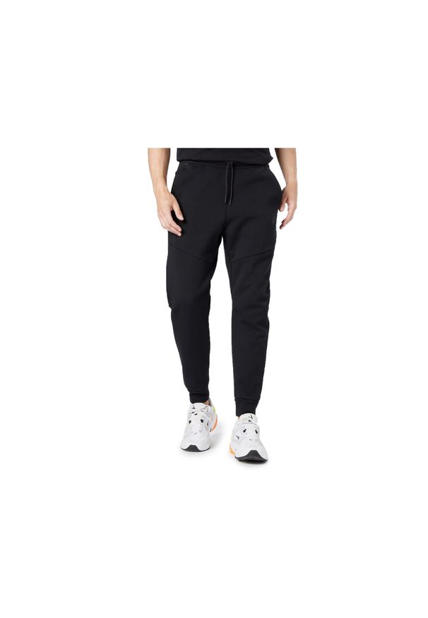 Spodnie męskie Nike NSW TECH FLEECE PANTS. Kolor: czarny
