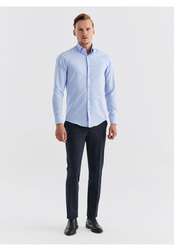 Pako Lorente - PAKO LORENTE – Gładka elegancka koszula męska w kolorze błękitnym. Typ kołnierza: kołnierzyk klasyczny. Kolor: niebieski. Materiał: bawełna. Długość rękawa: długi rękaw. Długość: długie. Wzór: gładki. Styl: elegancki