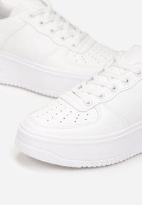Born2be - Białe Sneakersy Keida. Kolor: biały. Materiał: materiał, skóra ekologiczna. Szerokość cholewki: normalna. Wzór: gładki. Sport: turystyka piesza #2
