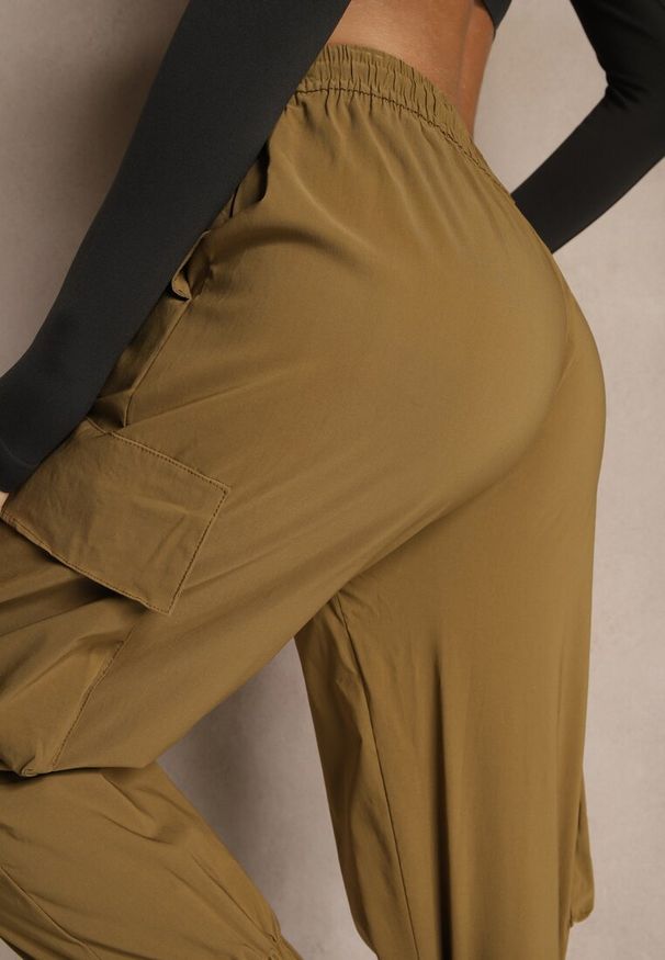 Renee - Zielone Spodnie Cargo z Bawełną High Waist Kolanielis. Okazja: na co dzień. Stan: podwyższony. Kolor: zielony. Materiał: bawełna. Styl: elegancki, casual