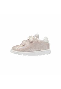 Buty do chodzenia niemowlęce Reebok Royal Complete CLN 2. Zapięcie: rzepy. Kolor: biały, różowy, wielokolorowy. Materiał: guma, syntetyk, tkanina, materiał. Szerokość cholewki: normalna. Model: Reebok Royal. Sport: turystyka piesza