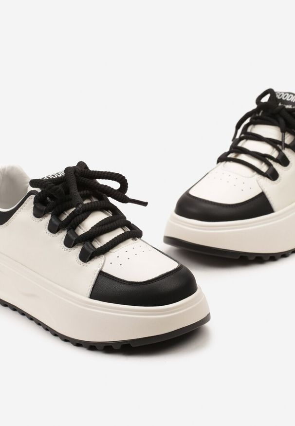 Renee - Biało-Czarne Sneakersy ze Skóry Naturalnej z Platformą i Szerokimi Sznurówkami Talthea. Kolor: biały. Materiał: skóra. Obcas: na platformie