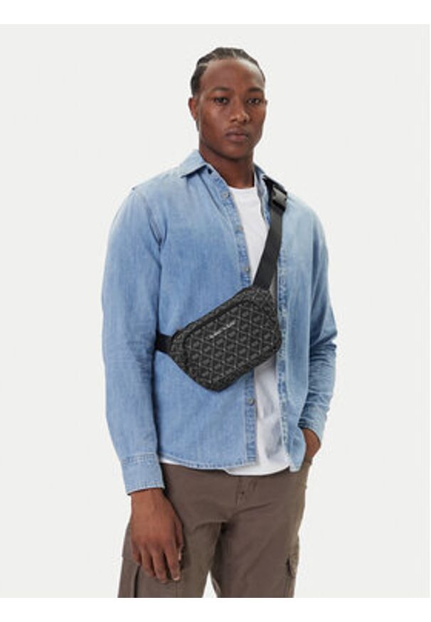 Karl Kani Saszetka nerka Kk Retro Kani Monogram Aop 40030021 Zielony. Kolor: zielony. Materiał: materiał