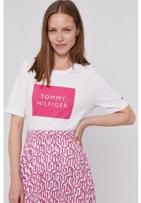 TOMMY HILFIGER - Tommy Hilfiger T-shirt damski kolor biały. Okazja: na co dzień. Kolor: biały. Wzór: nadruk. Styl: casual #1