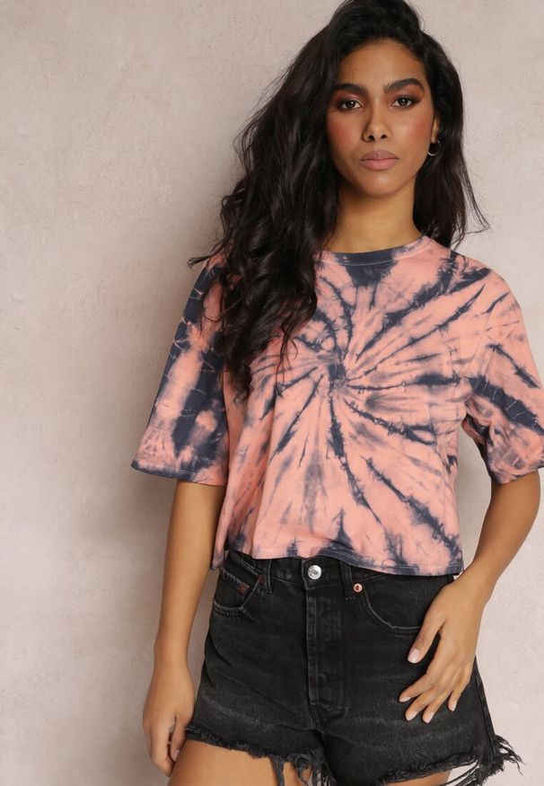 Renee - Różowy Krótki T-shirt z Printem Tie-Dye Lanay. Kolor: różowy. Długość: krótkie. Wzór: nadruk. Sezon: lato