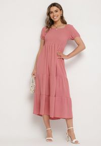 Born2be - Ciemnoróżowa Rozkloszowana Sukienka z Dekoltem Typu Hiszpanka z Marszczeniem Lumorice. Okazja: na co dzień. Typ kołnierza: dekolt hiszpanka. Kolor: różowy. Styl: casual, elegancki #6