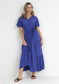 Born2be - Granatowa Rozkloszowana Sukienka Maxi z Wiązanym Paskiem Japhelia. Kolor: niebieski. Materiał: materiał. Styl: klasyczny. Długość: maxi #4