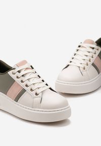 Born2be - Biało-Zielone Sneakersy na Platformie ze Złotymi Detalami i Metaliczną Wstawką Horiska. Kolor: biały. Obcas: na platformie #3