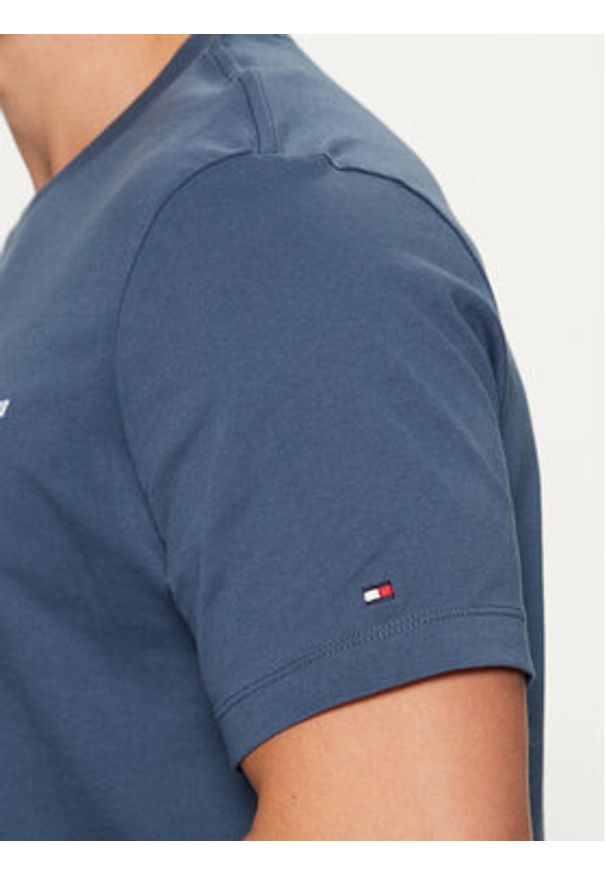 TOMMY HILFIGER - Tommy Hilfiger T-Shirt Script Logo Tee MW0MW33691 Niebieski Regular Fit. Kolor: niebieski. Materiał: bawełna