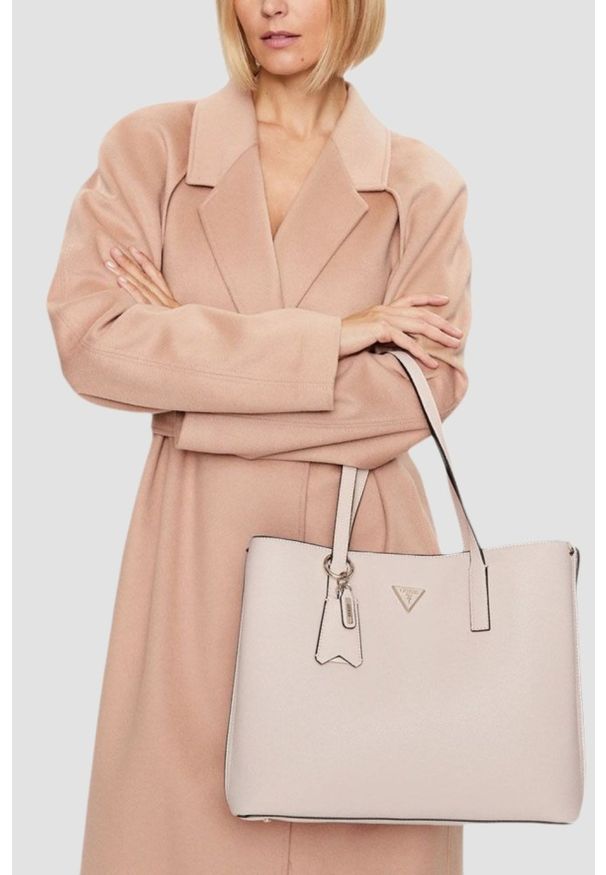 Guess - GUESS Biała damska torebka Girlfriend Tote. Kolor: biały. Styl: casual, elegancki