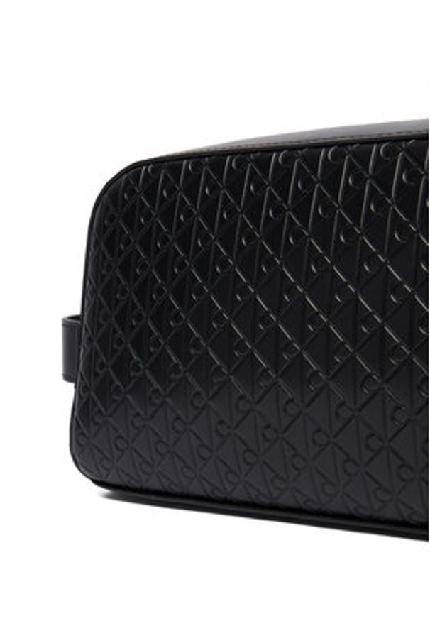 Calvin Klein Kosmetyczka Embossed Emblem Washbag LV04D1146G Czarny. Kolor: czarny. Materiał: skóra