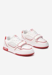 Born2be - Biało-Czerwone Sneakersy przed Kostkę z Paskiem na Rzep i Ozdobnymi Przeszyciami Elicela. Okazja: do pracy, na co dzień. Wysokość cholewki: przed kostkę. Zapięcie: rzepy. Kolor: biały. Szerokość cholewki: normalna. Wzór: aplikacja #3