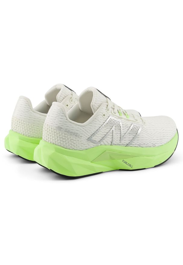 Buty damskie New Balance FuelCell Propel v5 WFCPR4T3 – beżowe. Okazja: na co dzień. Kolor: beżowy. Materiał: guma, poliester, syntetyk, materiał. Szerokość cholewki: normalna. Sport: fitness, bieganie