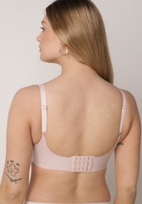 Born2be - Jasnoróżowy Usztywniany Biustonosz Bezszwowy Bez Fiszbin Pretiona. Kolor: różowy. Materiał: materiał #3