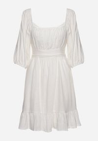 Born2be - Biała Rozkloszowana Sukienka z Wiskozą i Lnem z Gumką w Talii Falbanką i Podszewką Vilemia. Okazja: na co dzień. Kolor: biały. Materiał: len, wiskoza. Typ sukienki: rozkloszowane, proste. Styl: casual #5