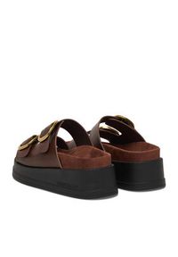 Guess Jeans Klapki CWBEO-HY62273-6 Brązowy. Kolor: brązowy. Materiał: skóra #9